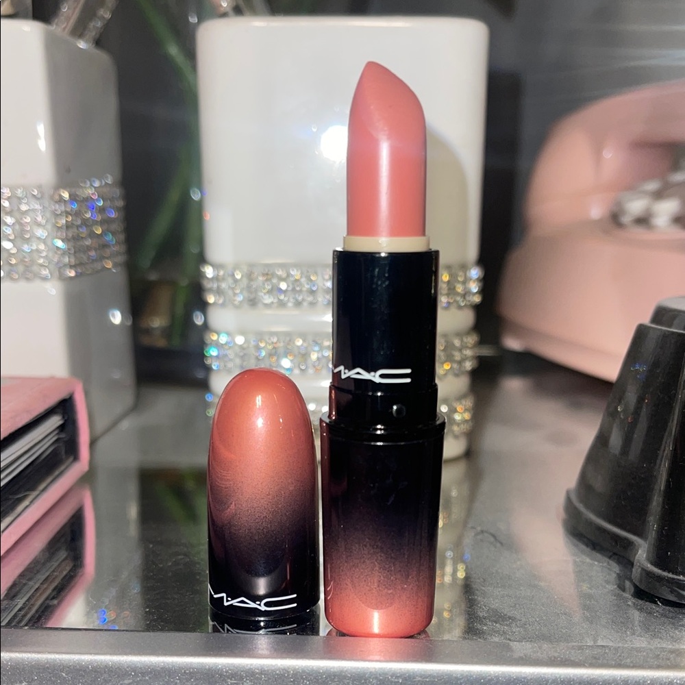 MAC Cosmetics Peachy Nude Lipstick. Shade Tres Blase. Original formula.
